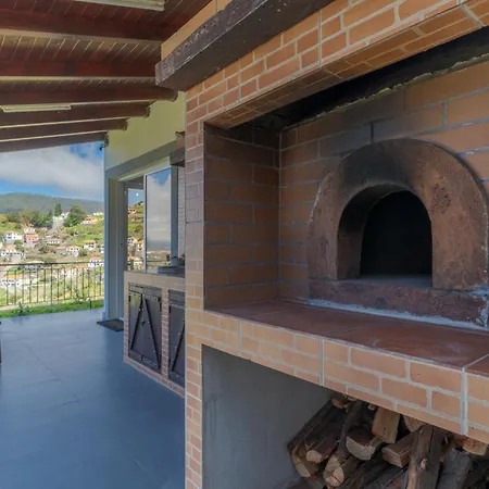 By Madeira Βίλα *