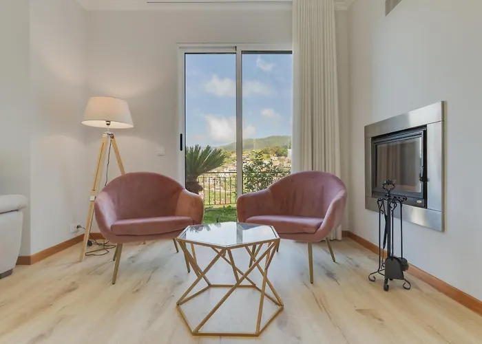 By Madeira וילה *