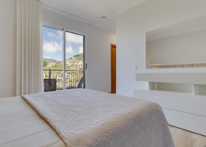 וילה By Madeira *