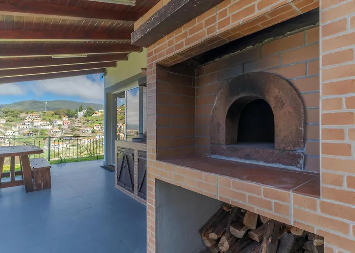 By Madeira וילה *